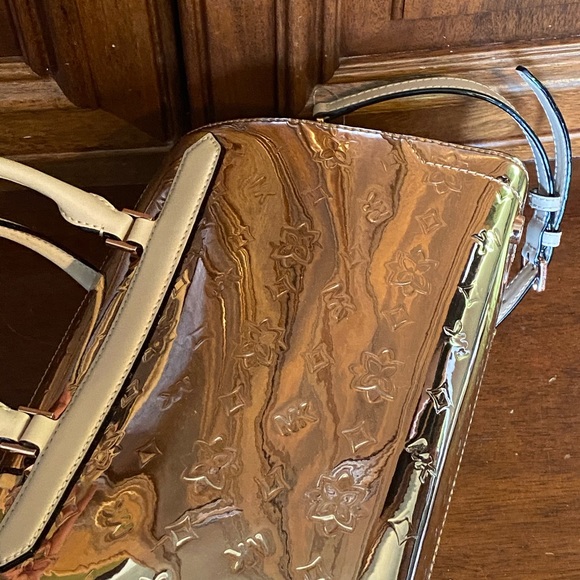 NWT Michael Kors Mirrored lg duffle bag rose gold - Picture 2 of 8